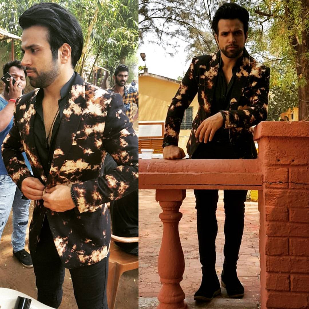 AshvikRithAsha's tweet image. @genxt.bespoke - #Rithvik styled up in #Genxt Black Blasted effect blazer for his shoot #menswear #menwithclassr instagram.com/p/BSt2ZCdD4S8/
