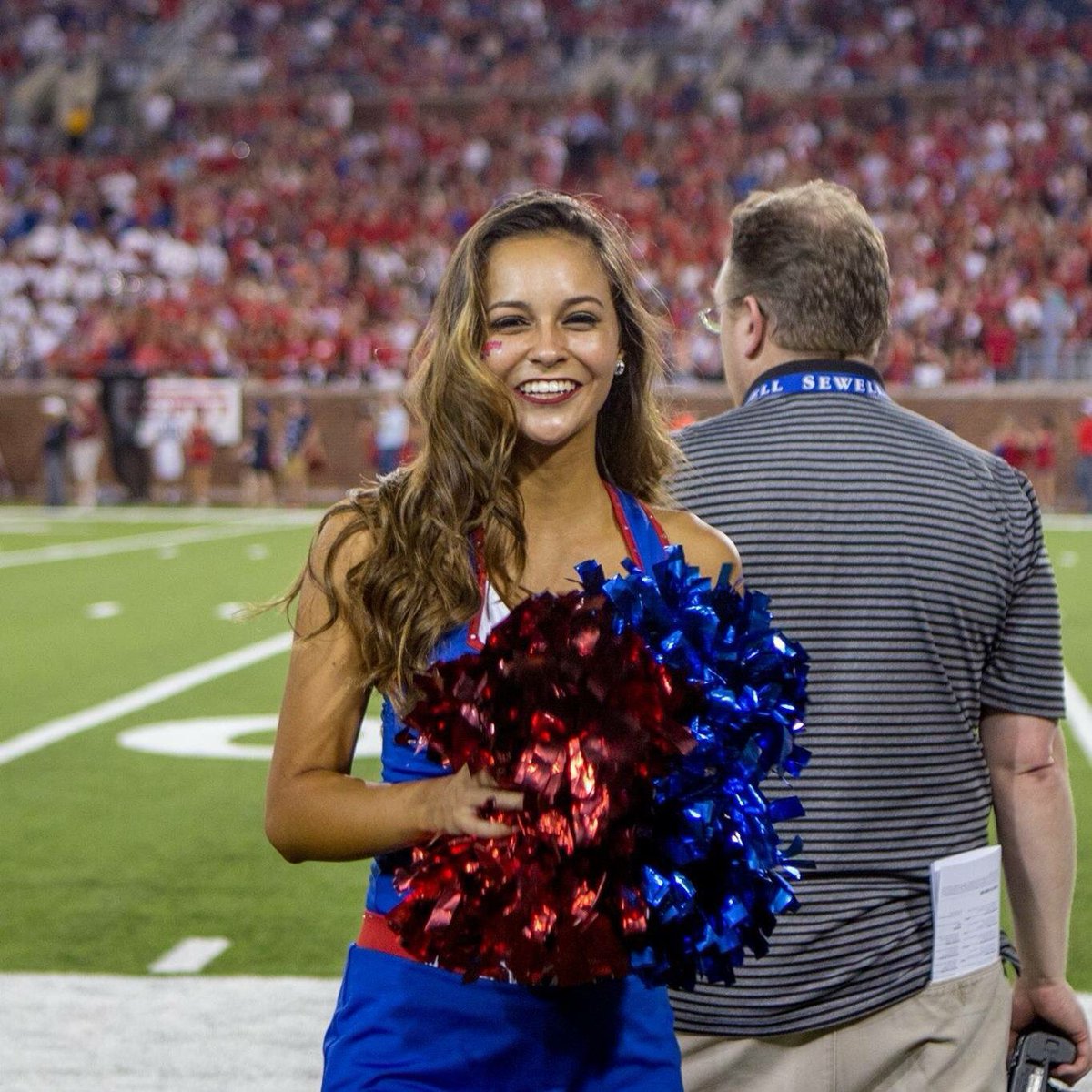 Wishing a very happy birthday to one of our beautiful sophomores, Erika!❤