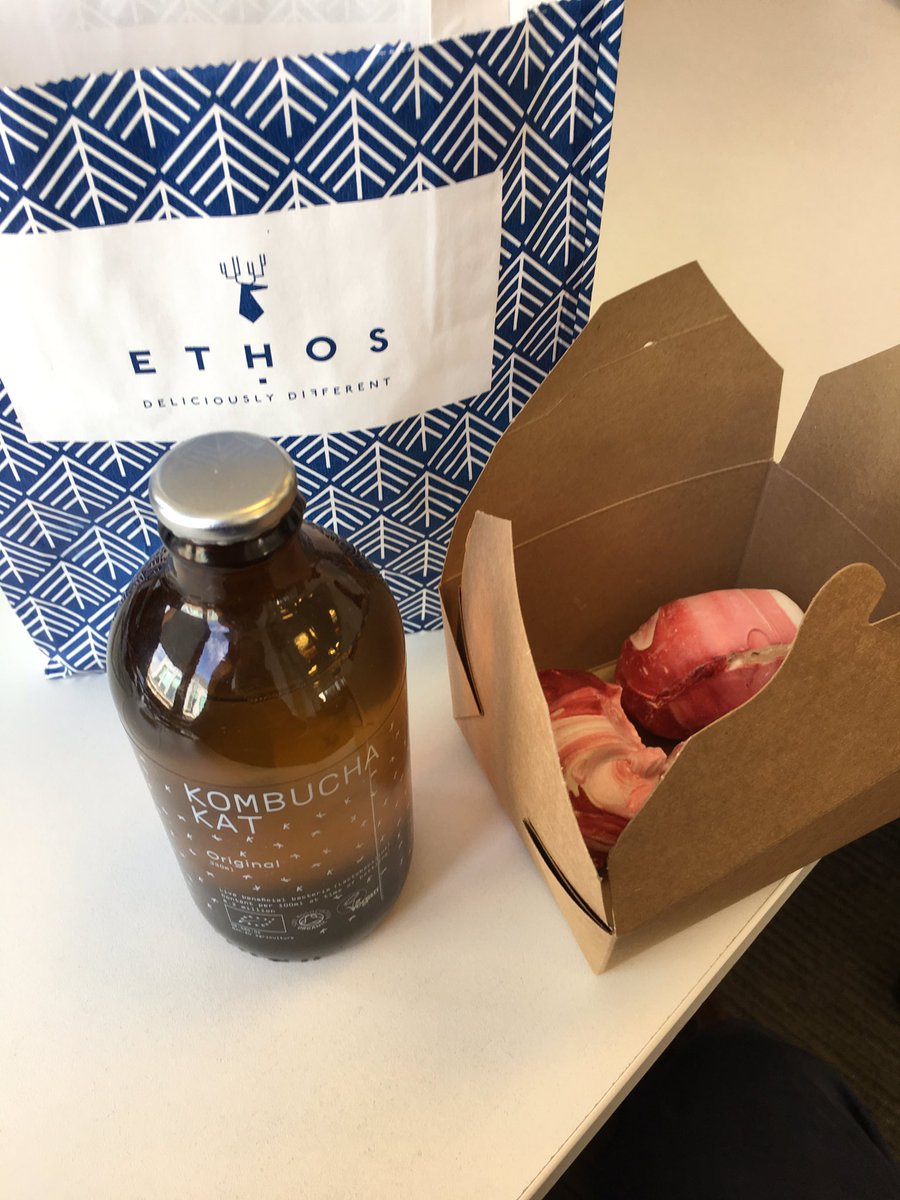 MyFutureCloud's tweet photo. Thanks @mintysheridan for the amazing @EthosFoods treats!!! Beautiful brand and very tasty #food #organic #vegan https://t.co/INnsV9y046