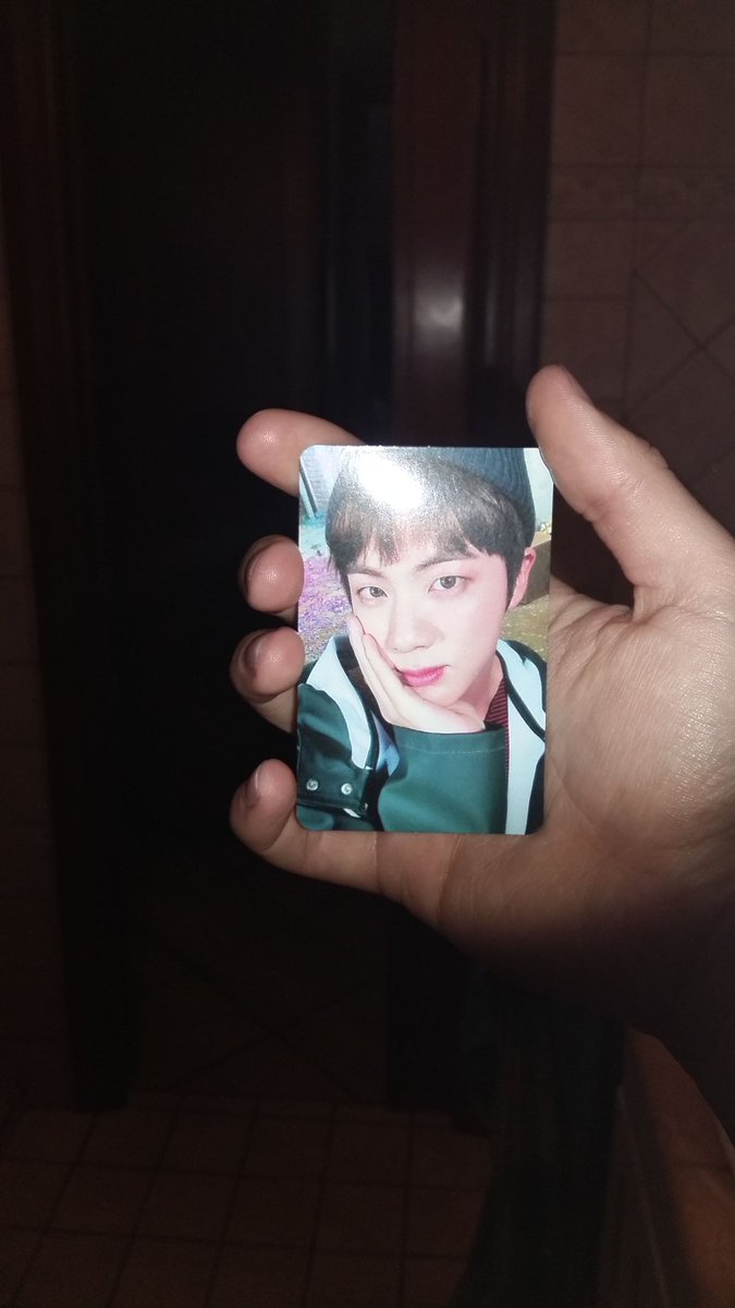 RikkiVogue__'s tweet photo. YEEEEEE! IL MIO PRIMO ALBUM KPOP! #YOUNEVERWALKALONE #LEFTVERSION #JIN #JINO #BTS #BAGTANBOYS https://t.co/1WonMBungH