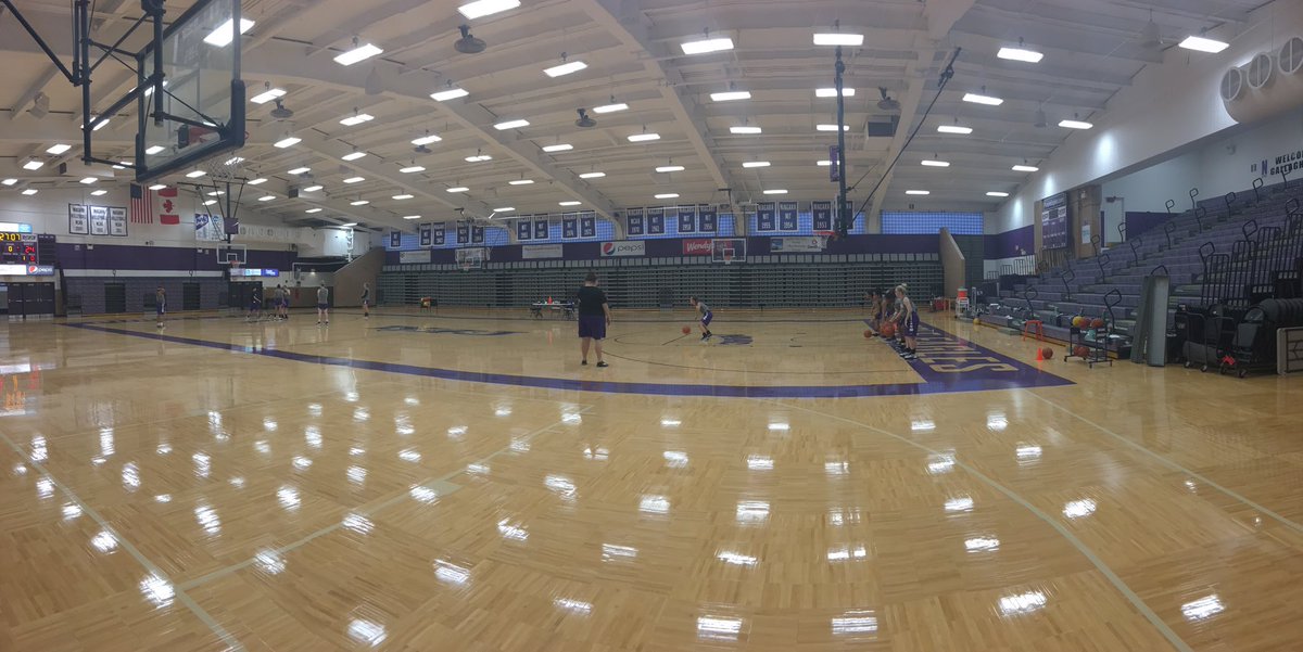 CoachJadaGM's tweet photo. When the early bird 🦅gets the worm! #CommitmentTuesday #allNU @NiagaraWBB https://t.co/5Y4Uw3smWR