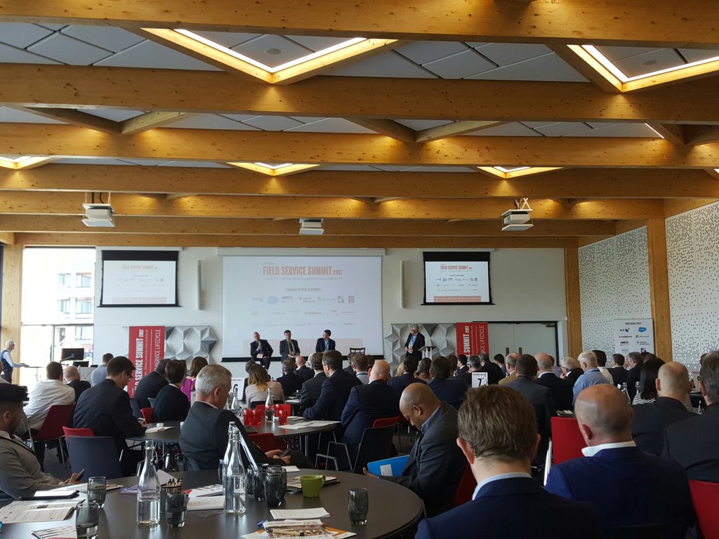 IFSUK's tweet photo. What is #servicelifecyclemanagement according to the #FieldServiceSummit panel - Enabling delivery of what the customer really wants https://t.co/YS02iaVdUS