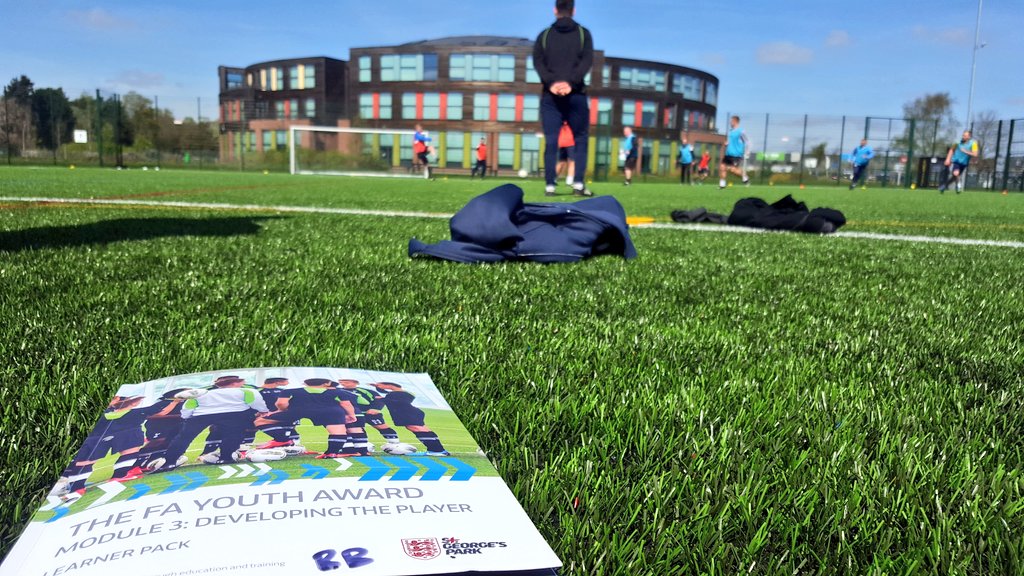 burtobex's tweet photo. Gorgeous day at @theFDCopen & day 2 of the @FA #YAM3.
@Stace__Annison & @Diggens_Harry vs @7Godders right now! #CounterAttacking #goodluck https://t.co/tODn7RwwSc