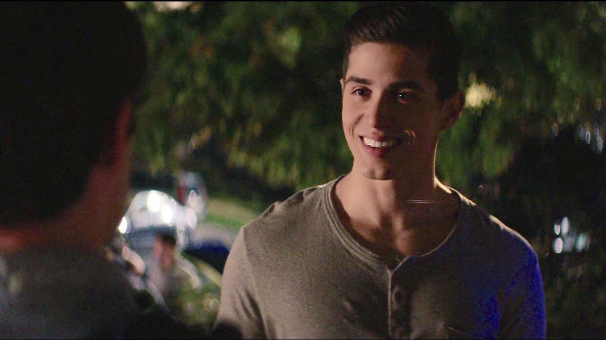 JEFF FYCKUNG DISERVED VETTER DON'T F UCKING T O U C H  M E !!!!!!! 
#13reasonswhy