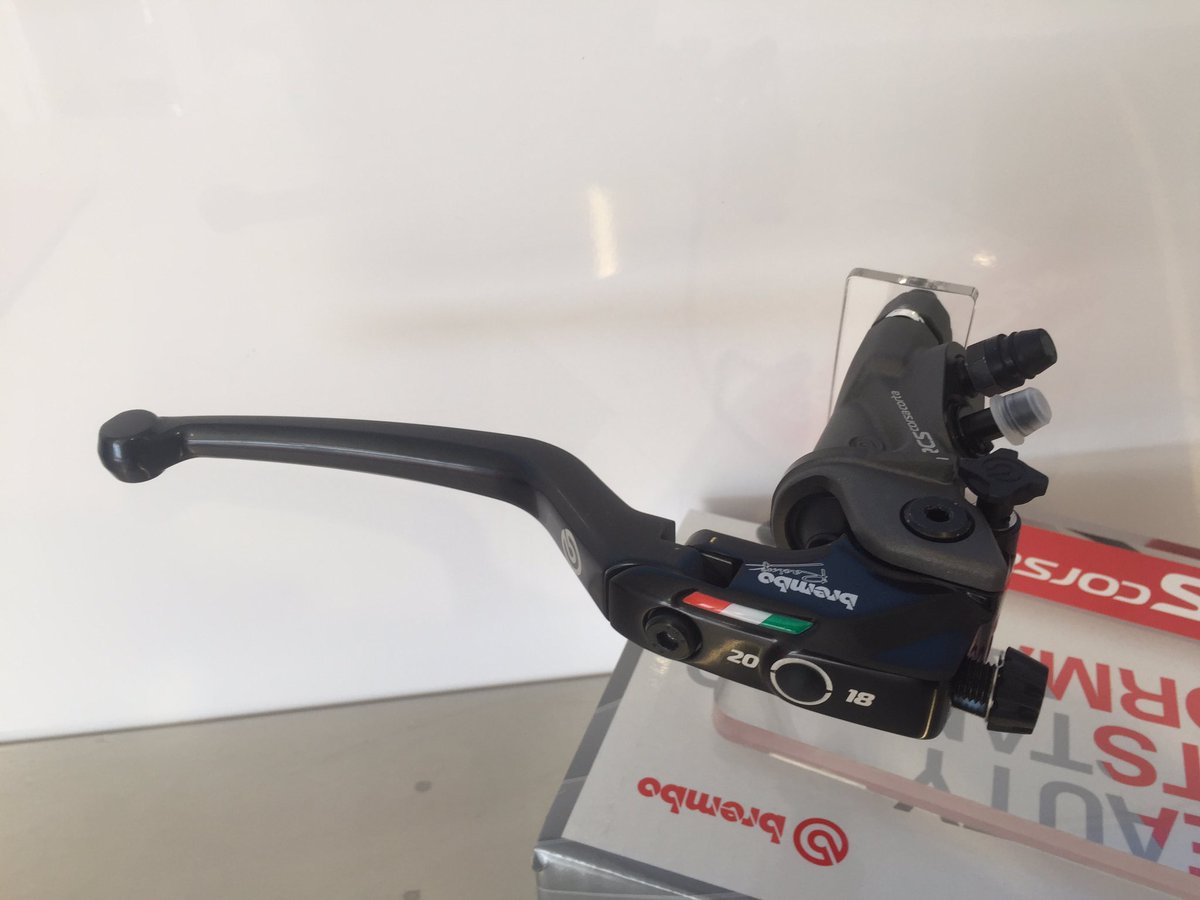 CW1Canet's tweet photo. @BremboBrakes new 19RCS master cylinder allows idle stroke adjustment for a choice of 3 bite point settings determined by the knob position. https://t.co/rz09U870u9