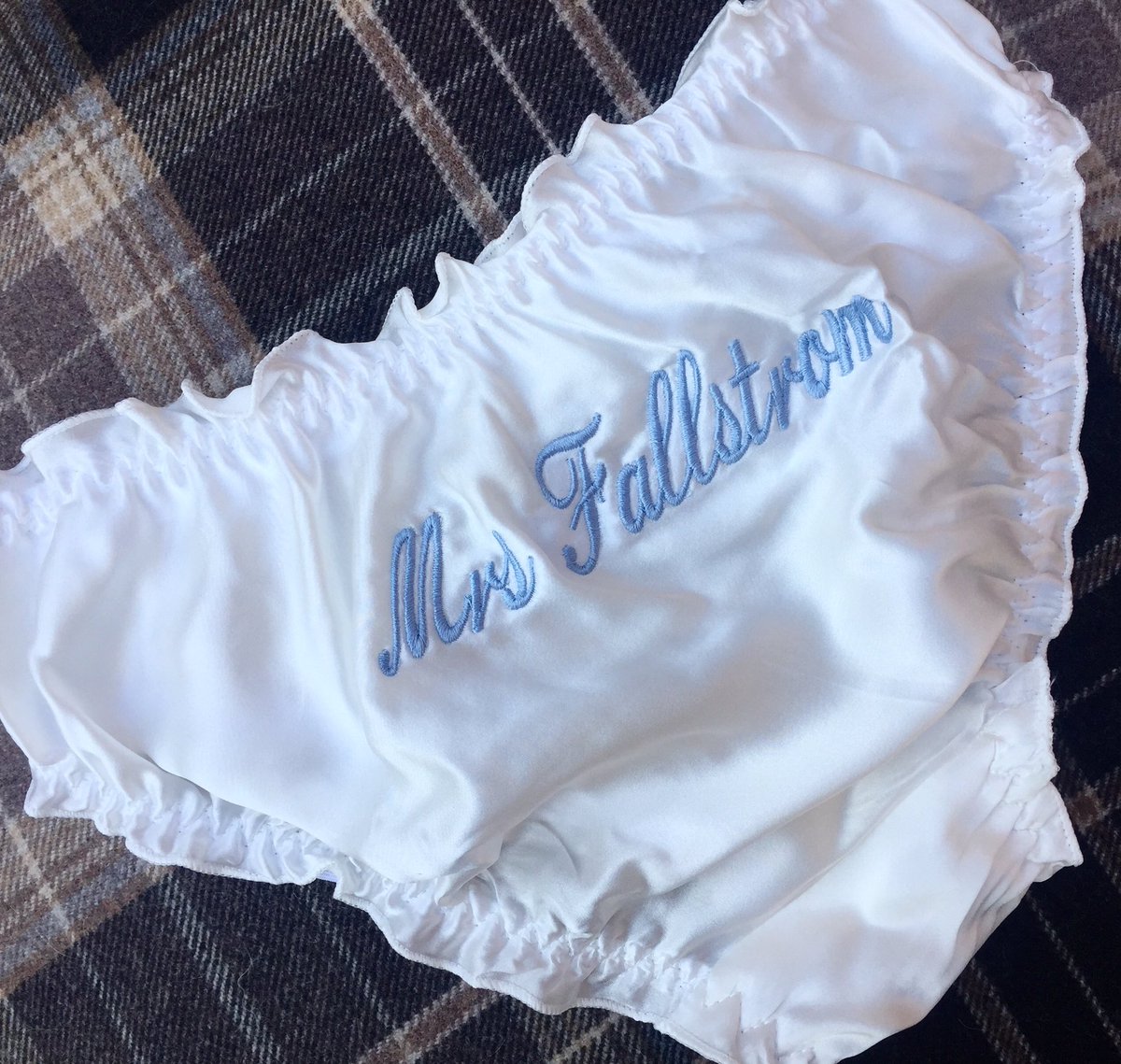 gemsembroidery's tweet photo. #gorgeousgift #silk #puresilk #engaged #hengift #hen #anywording #embroidered #luxury https://t.co/EWF8tj5J5R #anycolourembroidery x #gifts https://t.co/s18wksHC5i