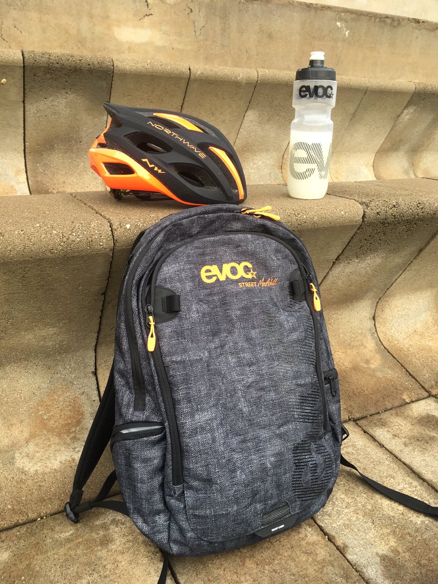 EVOCSports_SA's tweet photo. Evoc backpacks making training sessions extra convenient! https://t.co/BBxrk1heAM