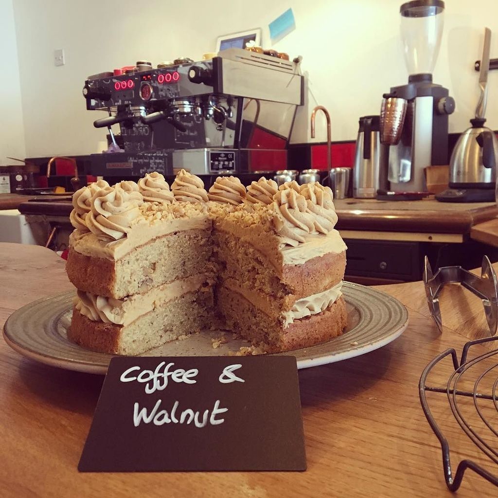 sixandmoon's tweet photo. #tuesday and @melissakitling has taken a well earned #bakingbreak so we're extremely lucky to have @purplemary11 👸… https://t.co/zV5qGhHHSV https://t.co/j51Ne05gr7