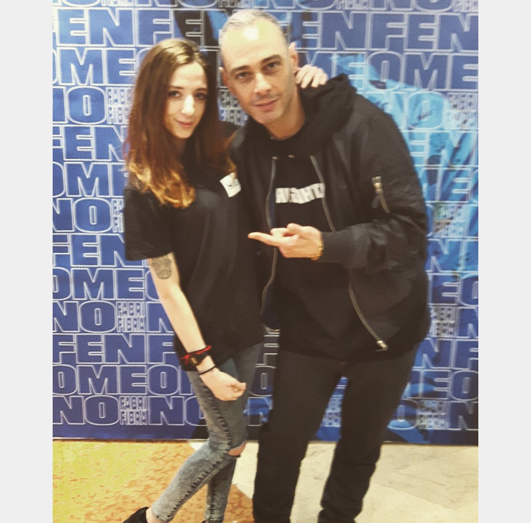 giuls17f's tweet photo. Dopo 13 anni eccoci qua, finalmente 😍❤
#fenomeno #fabrifibra @FabriFibra https://t.co/9FPBC6CiUy