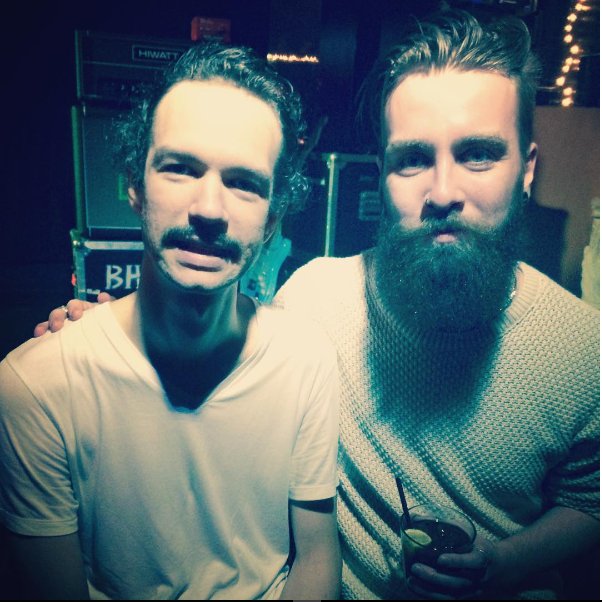 PrettySharpScot's tweet image. Here's when I met one of my favourite American artists, @darwindeez