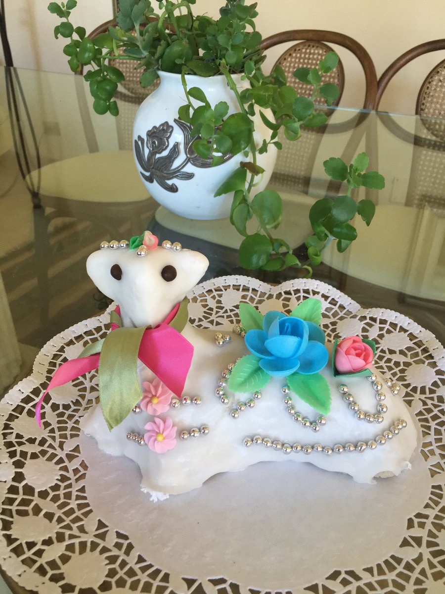 CarlottaModel's tweet photo. This is the lamb you should eat at #Easter NO #Lamb for #EasterDay #SalvaUnAgnello #GoVegan 🐇🐣🐤🐥🐐🐾❤️ https://t.co/75wALGPCDA