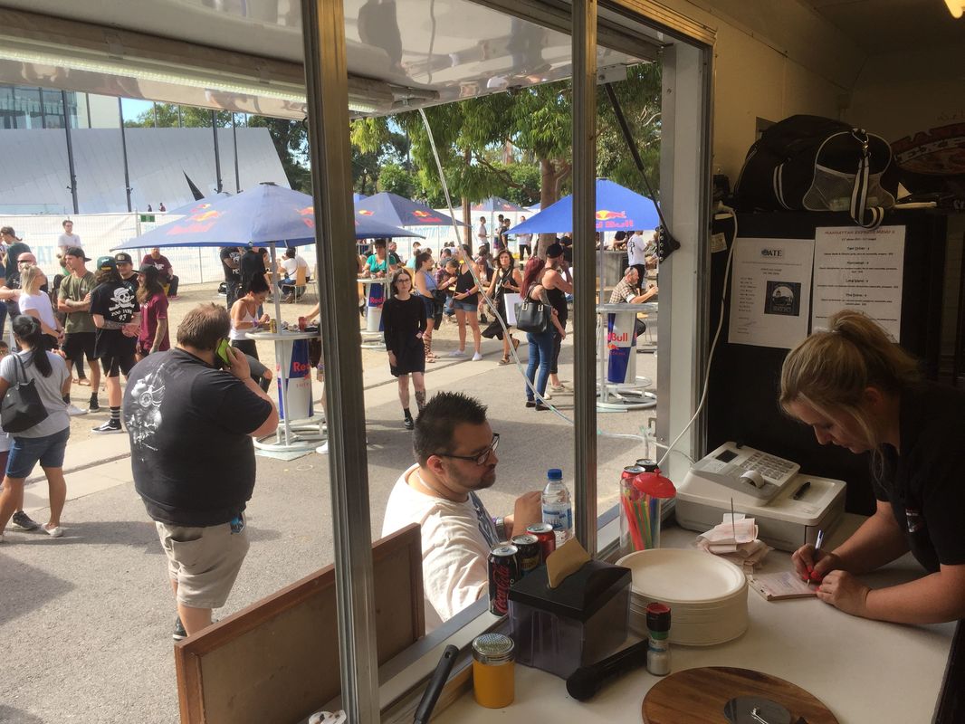 ManhattanVan's tweet photo. Absolutely HUGE Weekend @ #RitesOfPassage Tattoo Festival https://t.co/AZzb6GtEg4