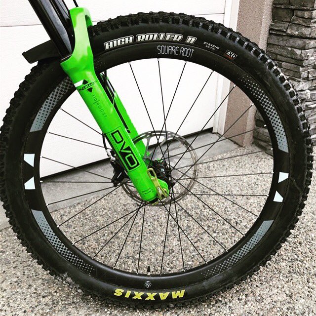 SqrRoot's tweet photo. The all new 27.5 trail wheels by @SqrRoot fitted and ready to ride! Out June 2017, who's in for a set? #MTB #Trail #Carbon #RideforLife https://t.co/jFslmDFiLh