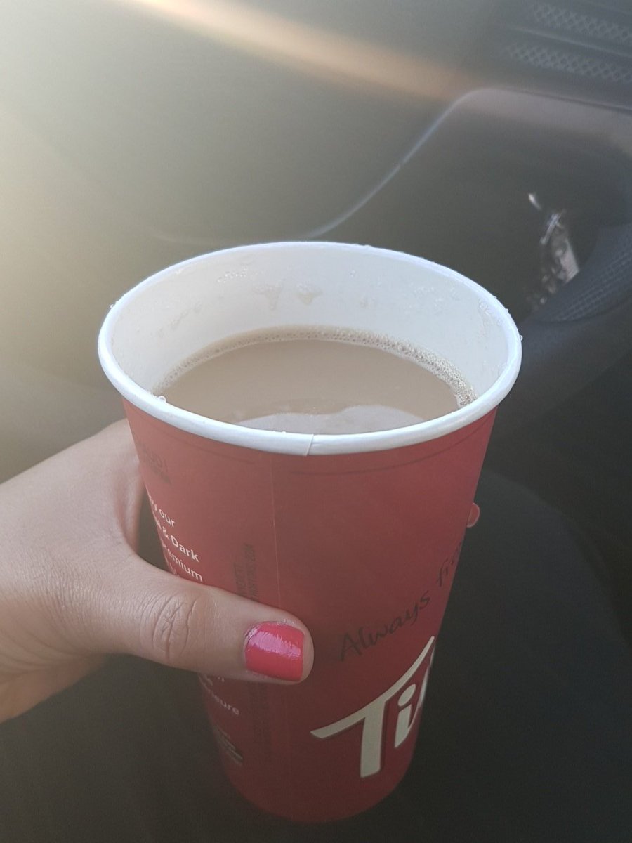 Niilaam's tweet photo. @TimHortons I ordered a large but why is this so empty #whatarip https://t.co/4O5OxtVdSp
