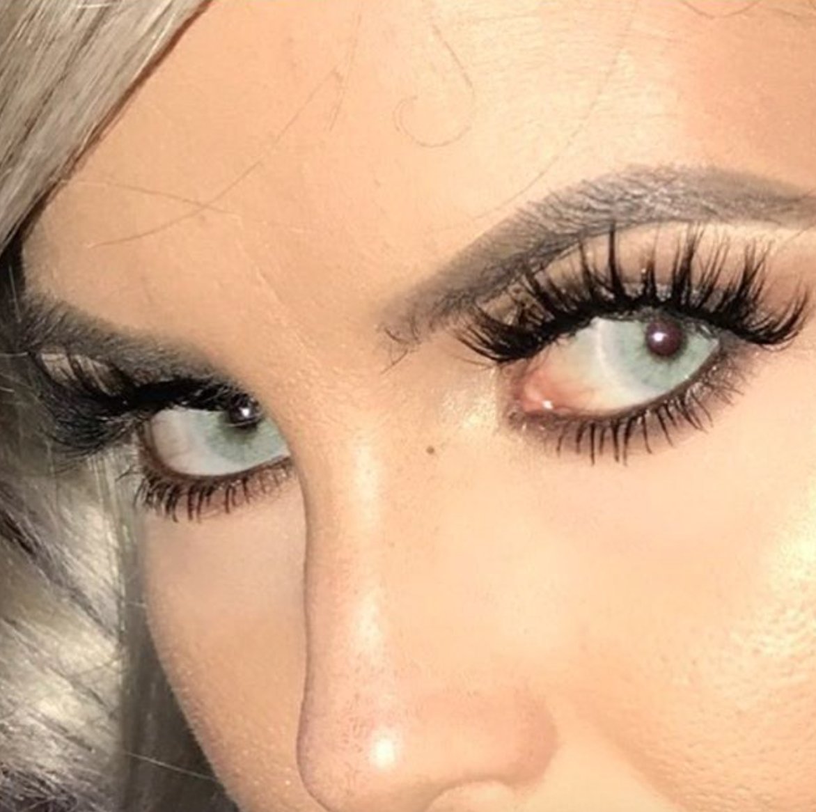 EleganceLashes's tweet photo. Our "buster" 3D mink lashes! 😍 https://t.co/0FRniQV90F