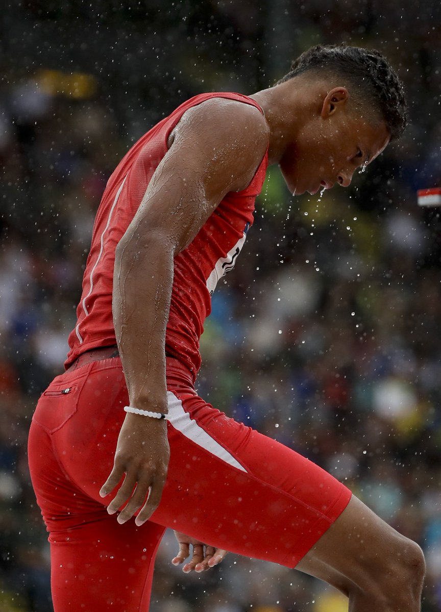 usatodayhss's tweet photo. .@amfam ALL-USA Preseason Boys Track and Field: Jumps https://t.co/uNeYalgQmW https://t.co/lFSBpgzP5z
