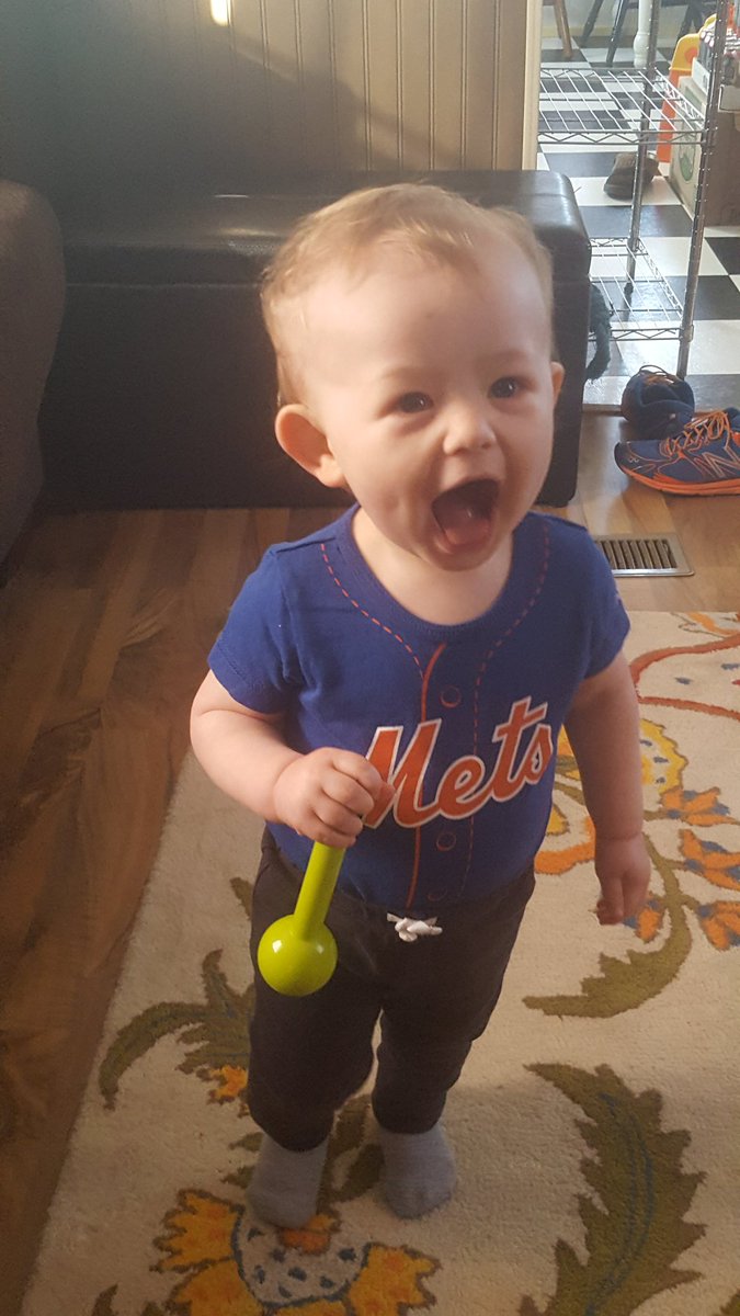 mikemayer22's tweet photo. Lincoln is very excited to be wearing blue and orange today! #MetsBaby https://t.co/Lr7rNPlNTm