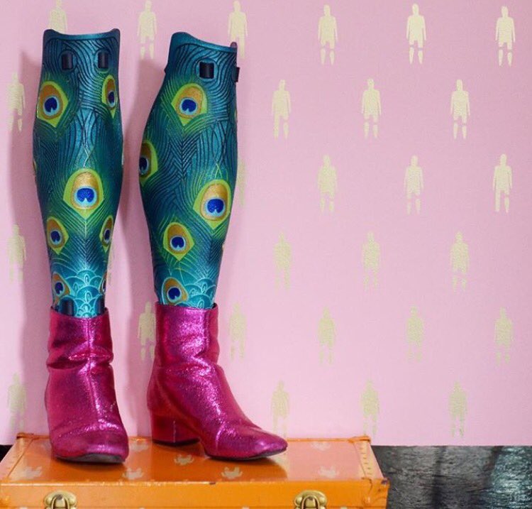 @the_ALLELES customised prosthetic leg covers 😍🎨 #disabilityfashion