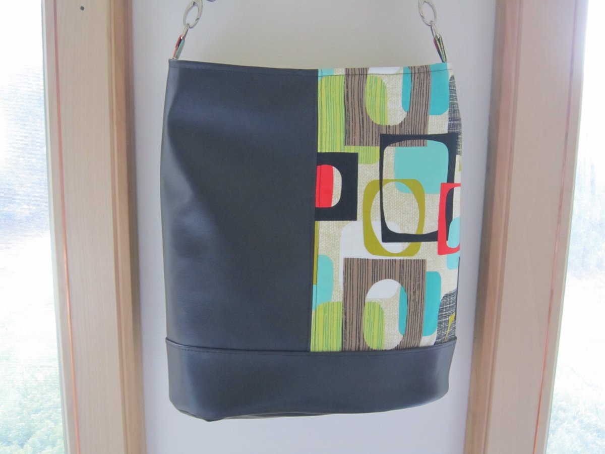 Antiquebasket's tweet photo. Stock up on #gifts for #MothersDay https://t.co/AZcmhu0aWw #affordablefashion #handmade #handbags #pursesandtotes #madeinUSA https://t.co/YqvJPGDdJc
