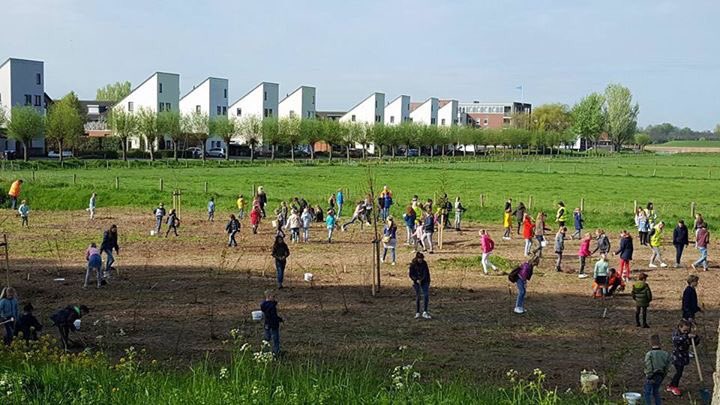 1/2 Empel is een nieuw parkje rijker: Het Wonderpark! Samen met  partners een pareltje voor het dorp gerealiseerd. 200 enthousiaste kinderen