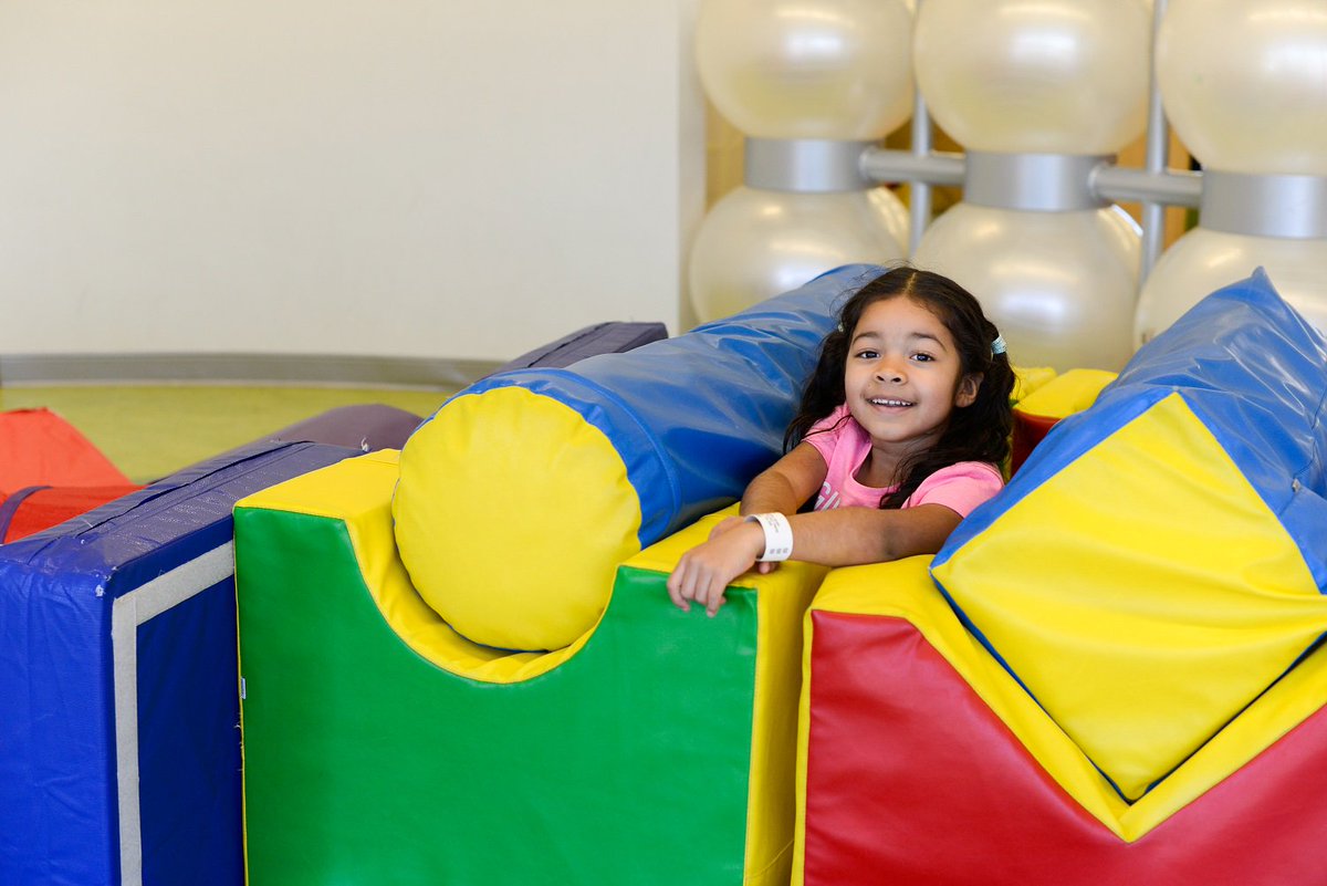 ThinkeryATX's tweet photo. Building castles in #MoveStudio! https://t.co/ag67jWneor