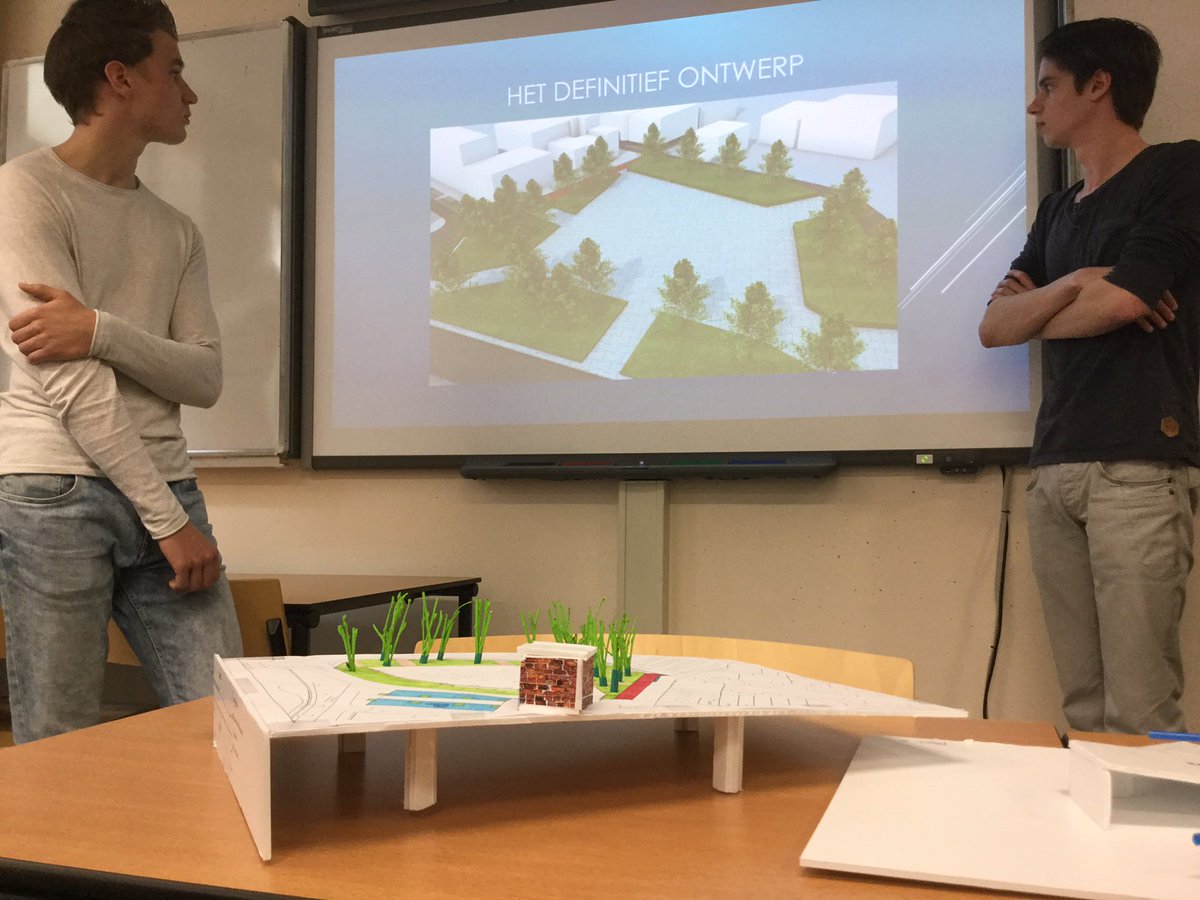 hhsenk's tweet photo. Studenten @dehaagse Hogeschool presenteren hun ontwerpen voor een #waterbestendig #Noordplein in Rotterdam https://t.co/qMyb6R7FJ5