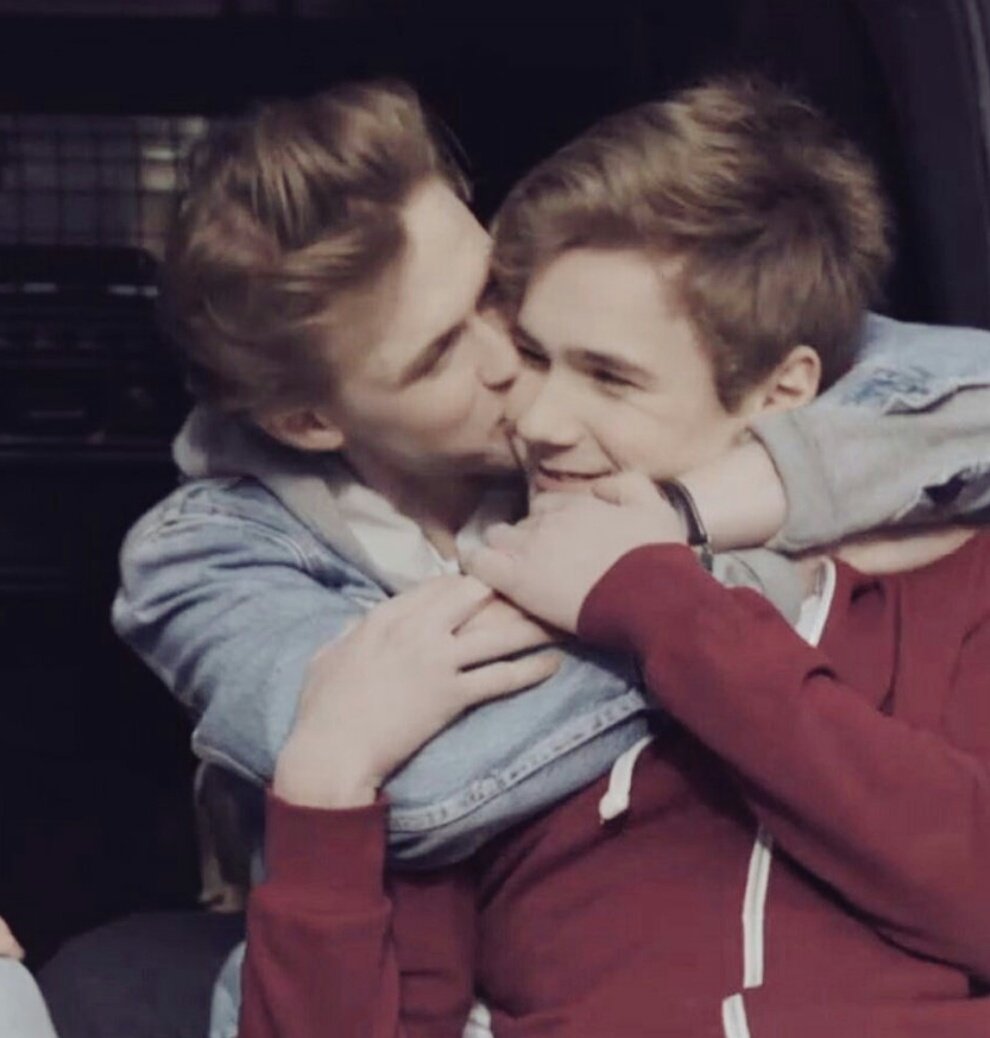 IsakValtersen__'s tweet photo. I cant belive that i love him so much.~ @thatsongthough https://t.co/DiNCKDKGN6
