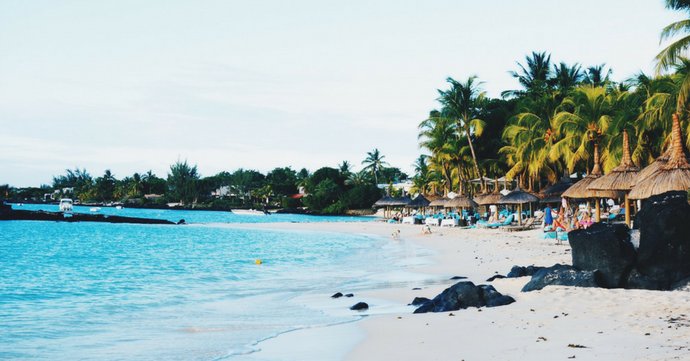 Beachcomber_'s tweet photo. Ile Maurice: 5 raisons d’y passer vos prochaines vacances https://t.co/lrlzBcnZZq #IleMaurice #Voyages https://t.co/v8tF3psdmG