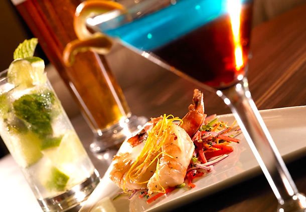 MarriottAlpha's tweet photo. Kick off your night with a craft #cocktail in our lobby bar. #MarriottAlpha https://t.co/vUR49veuTQ