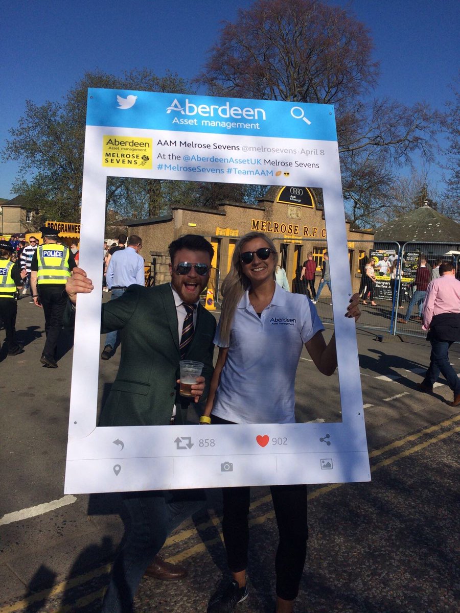 wearemascot's tweet photo. We asked rugby fans to strike a pose at the Melrose Sevens Tournament on Saturday with @trickertweets 📸🏉 #EventProfs #Experiential https://t.co/AGsh96PRw6
