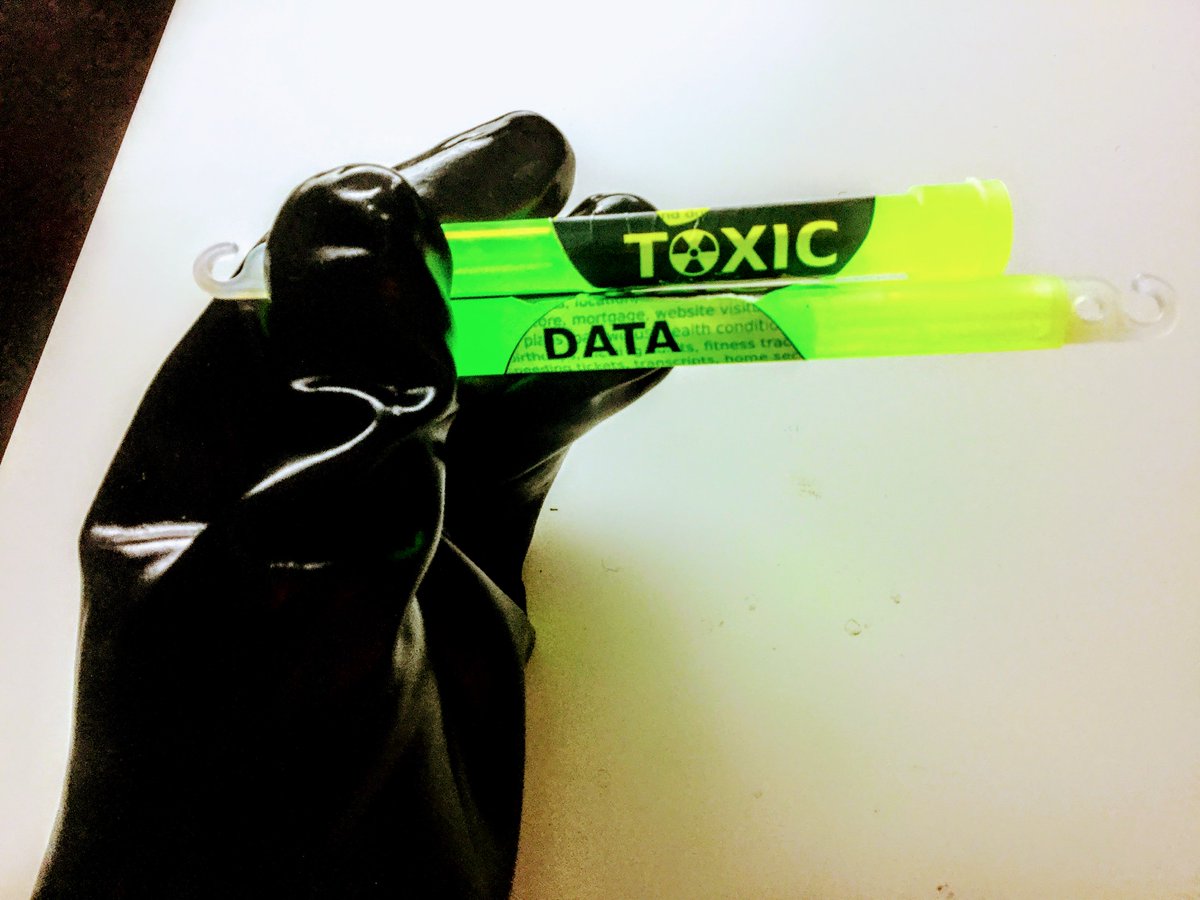 dataistoxic's tweet photo. Data.... handle with care! #dataaretoxic #dataistoxic you choose! https://t.co/BUkC8Vaixc