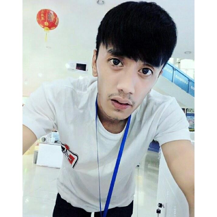 Come hangout with me on #BIGOLIVE web.live.bigo.sg/2130875517_149…