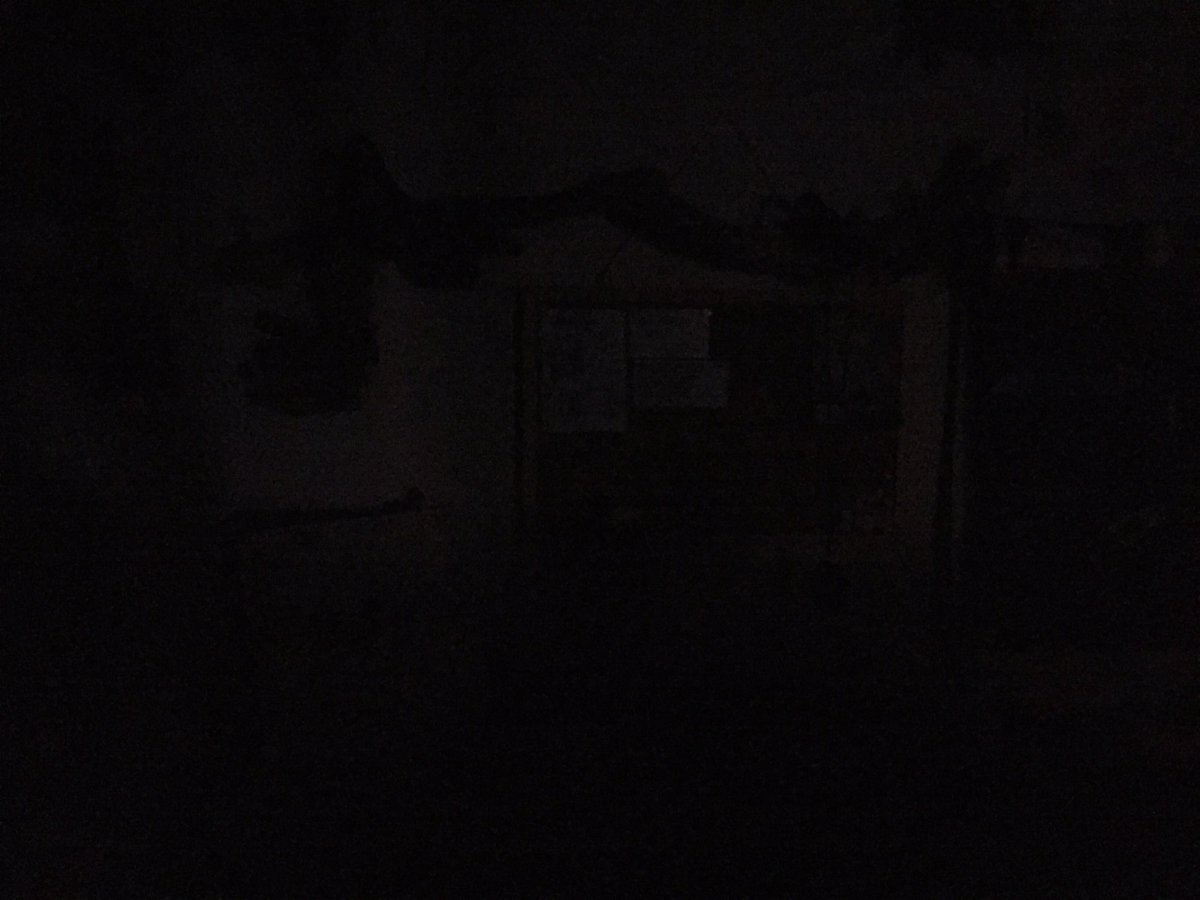 真っ暗な部屋で試した 真っ暗な部屋で試した