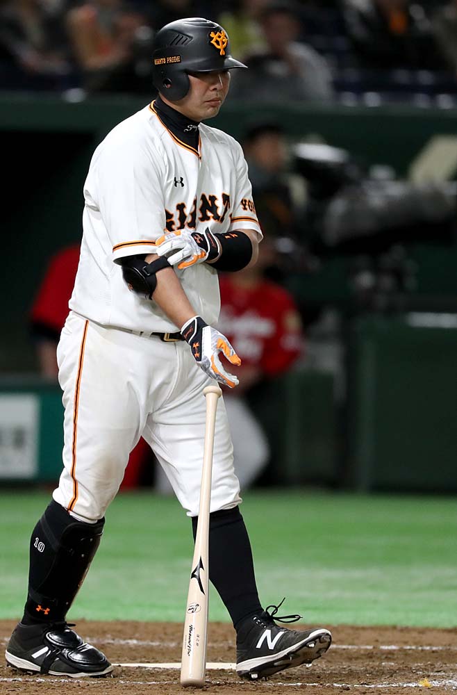 ジャイアンツ 阿部慎之助 実使用バット ヒビあり ジャイアンツ 阿部慎之助 実使用バット ヒビあり