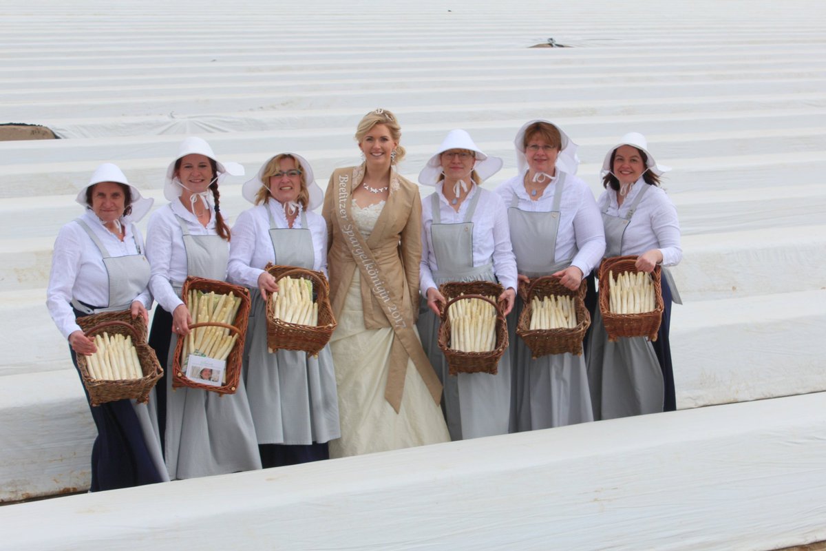 Wir haben "angespargelt": #Beelitzer Spargelsaison auf dem Jakobs-Hof offiziell eröffnet. beelitz.de