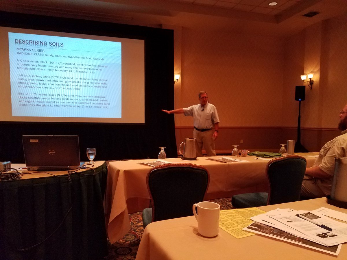 TravisR_Soils's tweet photo. Albert Stoddard teaching soil fundamentals.  2017 FAESS Hydric Soils Workshop https://t.co/w1BlKKRIPk