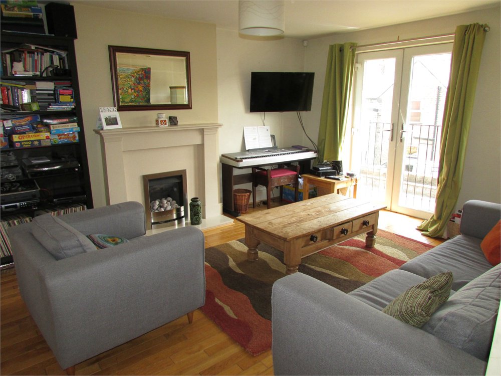 Earnshaw Kay tweet media