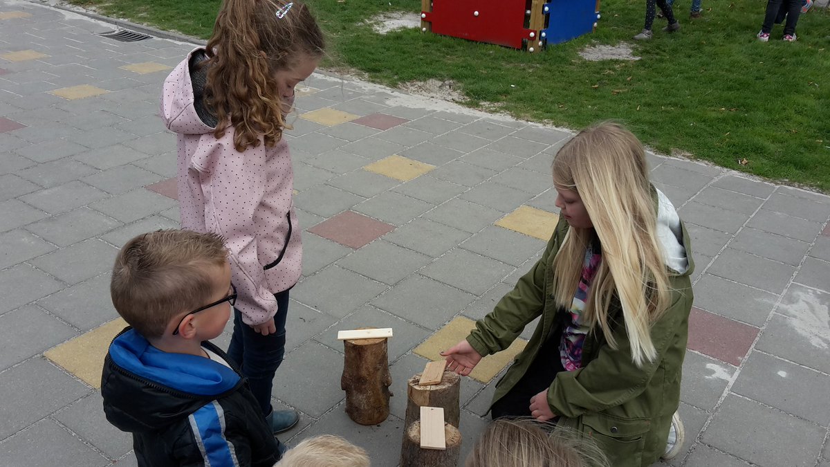 Vandaag bomenontdekpad gelopen met groep 1 t/m 6 #nme #ivn #samenwerking