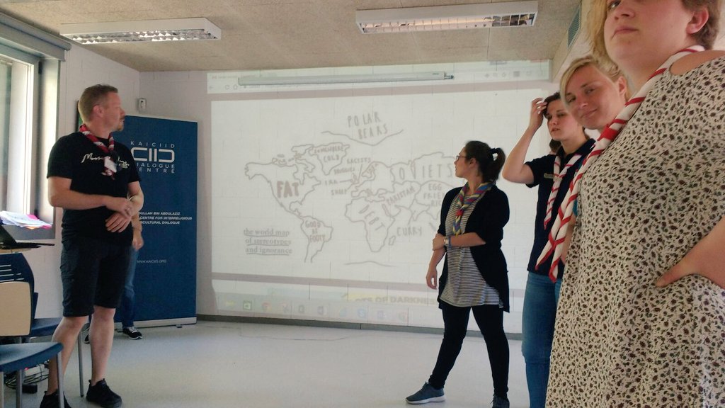 scout_es's tweet photo. Finaliza la formación de @euroscoutinfo sobre #Diversidad #Inclusión #Dialogointercultural  y #Paz en el q nos han representado Ana y Sofia https://t.co/5t22IOxItZ