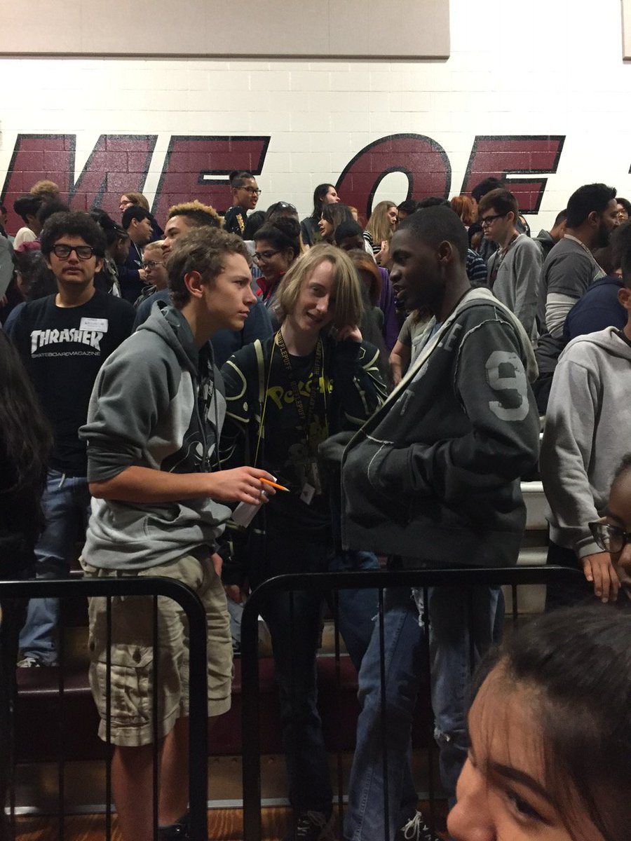 ItsMrsFarra's tweet photo. #todayatlhsk #standsharesit #whatdidyoulearn #patrickbriggs #anothergreatday https://t.co/ZjBd0w95ne