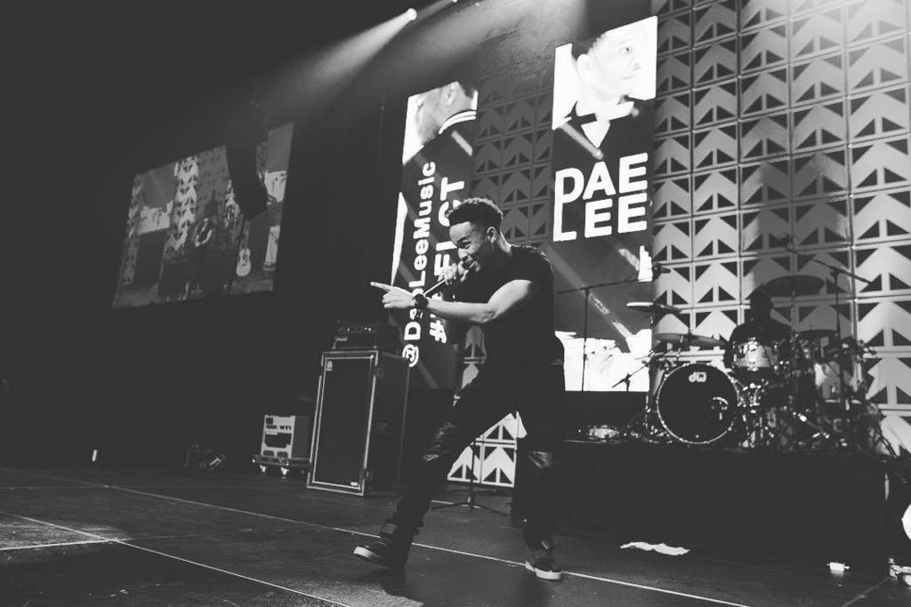 DaeLeeBridge's tweet photo. Working on new music and I think I got something you're gonna like. Yeah YOU! #NewMusic #iRFLCT https://t.co/uPeQosdpix https://t.co/sjJ935NSpT