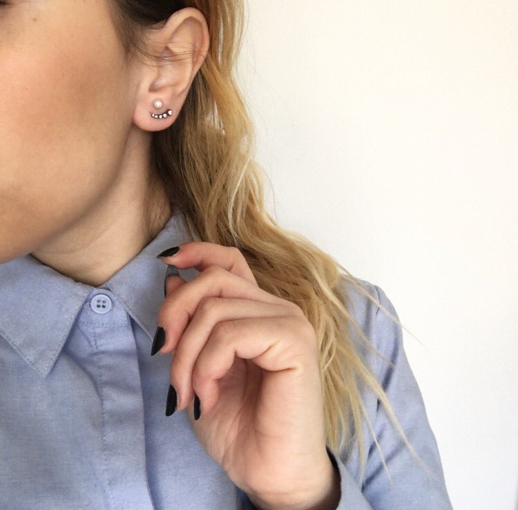 siljefvarda's tweet photo. New styling 👉🏼 https://t.co/6FBpfL9Q4D #hvisk #jewelry #stylist #newin #earrings https://t.co/Yf5kcmd7jR
