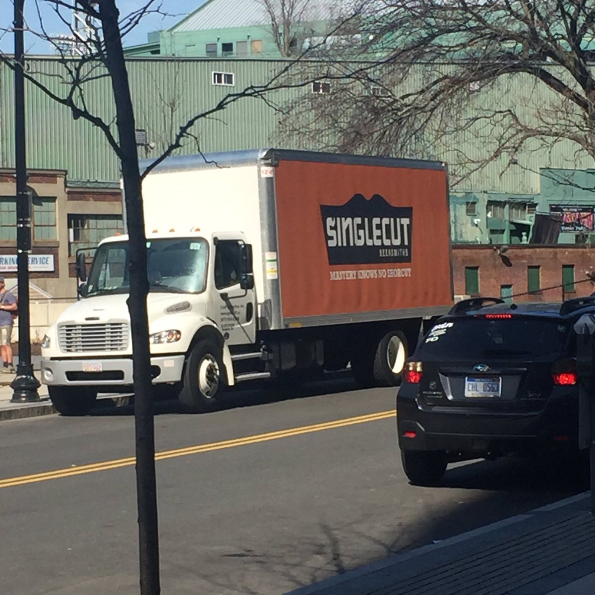 fenway_phil's tweet photo. Ever see a truck that made your mouth water? #beertrucks https://t.co/sg7iFxwJ8Y