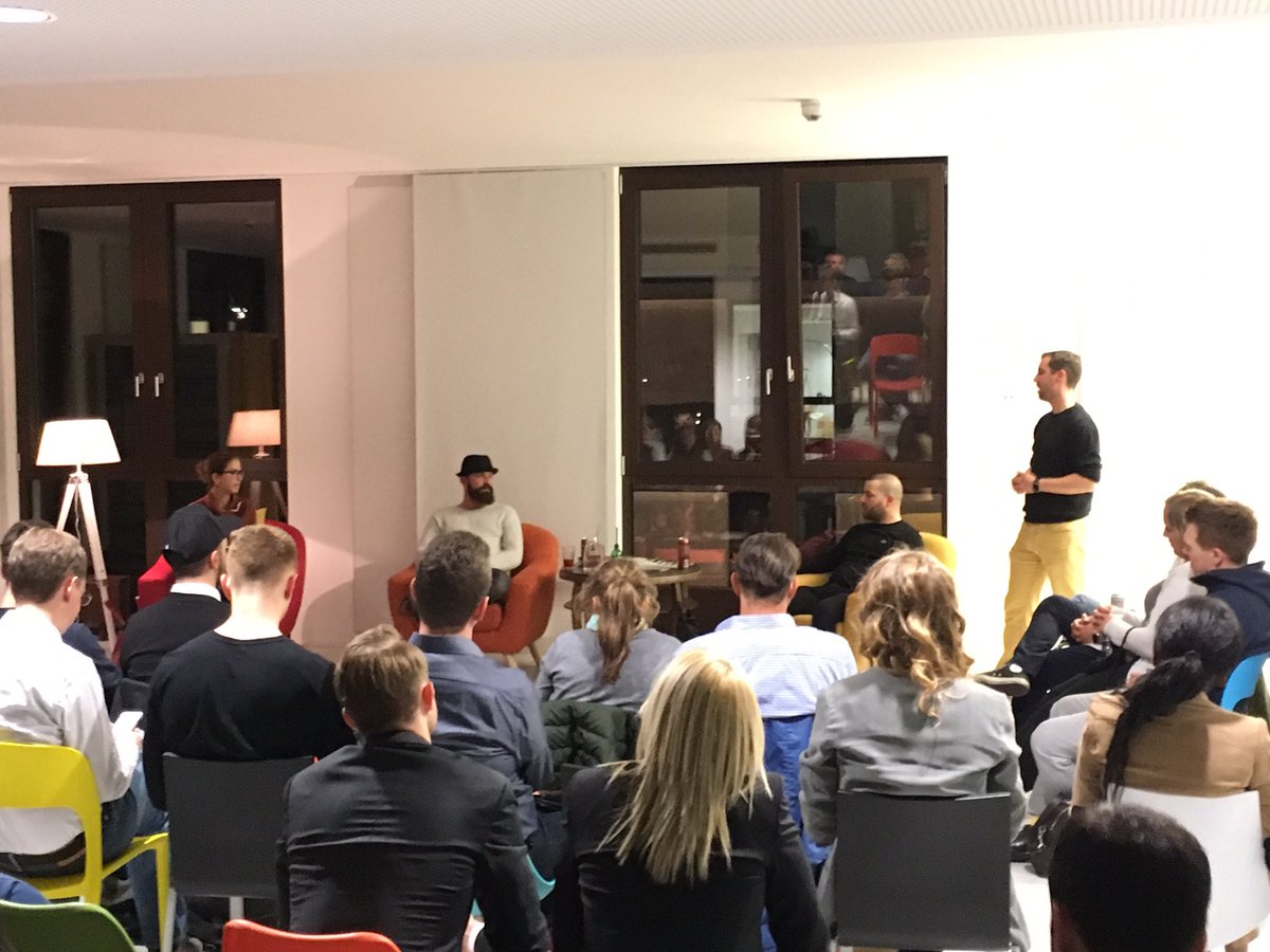 schwarzwildinfo's tweet photo. Gründer berichten mit Sarah Kübler von @HitchOnDE im @cowork_play - vorgestellt von @pherwarth #rheinmainrocks #bighellocwp https://t.co/umn9uKXOBA