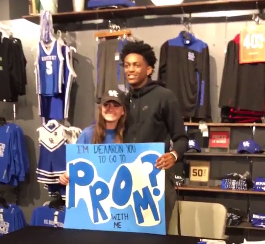 BleacherReport's tweet photo. High schooler "De’Aarons" former Kentucky star to go to prom with her

🎥: https://t.co/t2PlPy7zw6 https://t.co/UIjD1zn47F