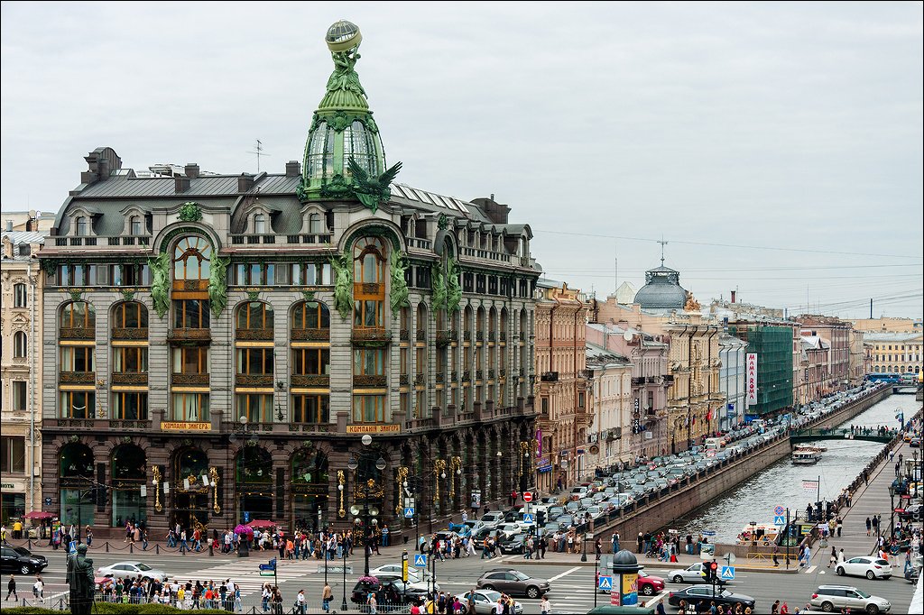 FunTribuna's tweet image. Piter is the cultural capital of Ru. Everyone should visit our beautiful Book House to buy Dostoevsky or...Pratchett #confed17