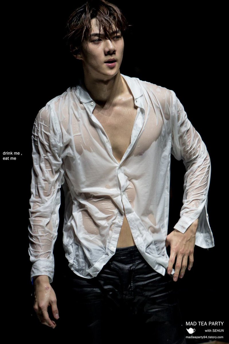 zalelleLA's tweet photo. สุขสันต์วันเกิดผัวของด้อม ขอให้พี่เป็นผัวของบรรดาเมียๆตลอดไป ขอบคุณค่าาาา💕💕💕
#HappySehunDay  #ด้วยรักและภักดี https://t.co/LvdV5ActK9