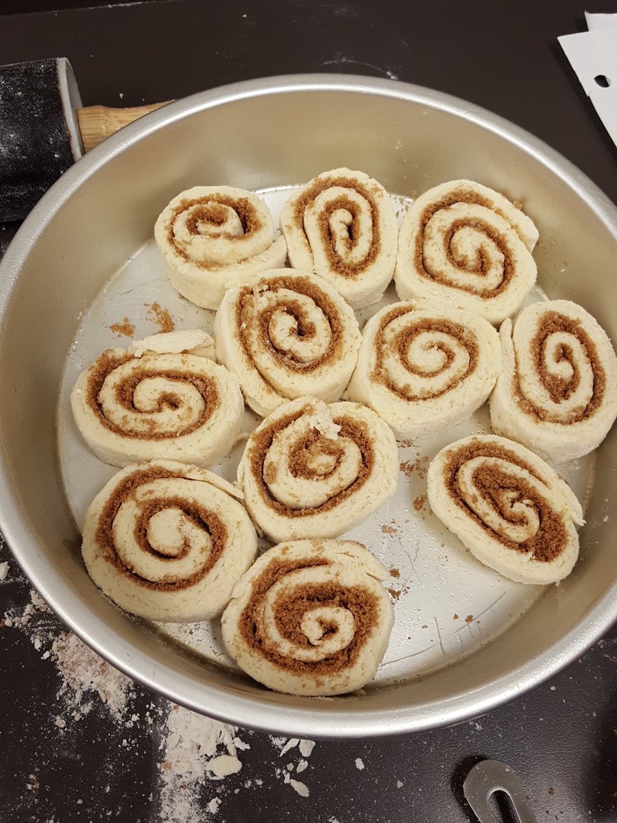 FACS_LHS210's tweet photo. Cinnamon rolls process https://t.co/L1nZJ1PV4q