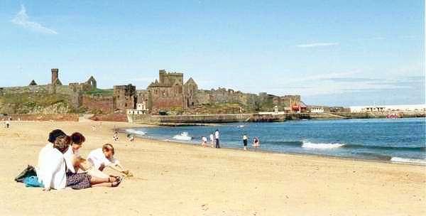 simon_costain's tweet photo. Come abroad to the Isle of Man - the best #Brexit holiday destination in the British Isles 🌞🚋🚂⛴️🏰🇬🇧 https://t.co/lBta8Jzj1v #HolidayIOM https://t.co/fXMCcIdaGB