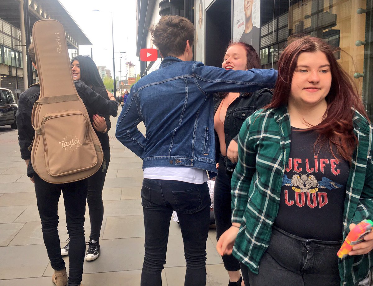 TheShades's tweet photo. Incredible to see so many of you outside YouTube in London today! We loved meeting you ❤️

#TheShadesOnTour https://t.co/quMQVrYY5i